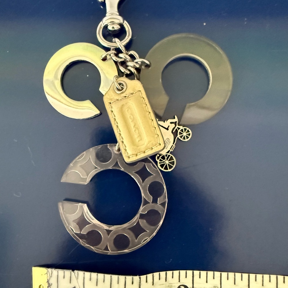 Large COACH Triple C Trigger Snap Keychain Fob Purse Charm Silver Tone - Picture 6 of 6